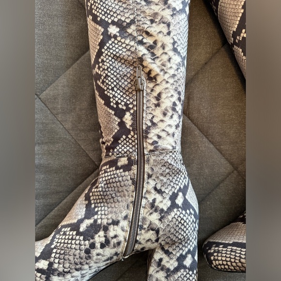 Steve Madden Boot - Picture 2 of 5